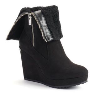 Juicy couture wedge fleece lined boot